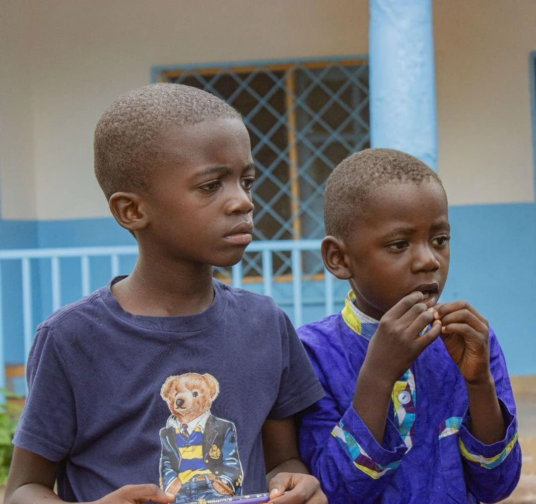 Photo 5 : Visite à l'orphelinat Cardinal Émile Biayenda de Kombé