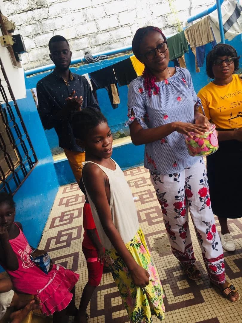 Photo 8 : Visite à l'orphelinat Yamba Ngai