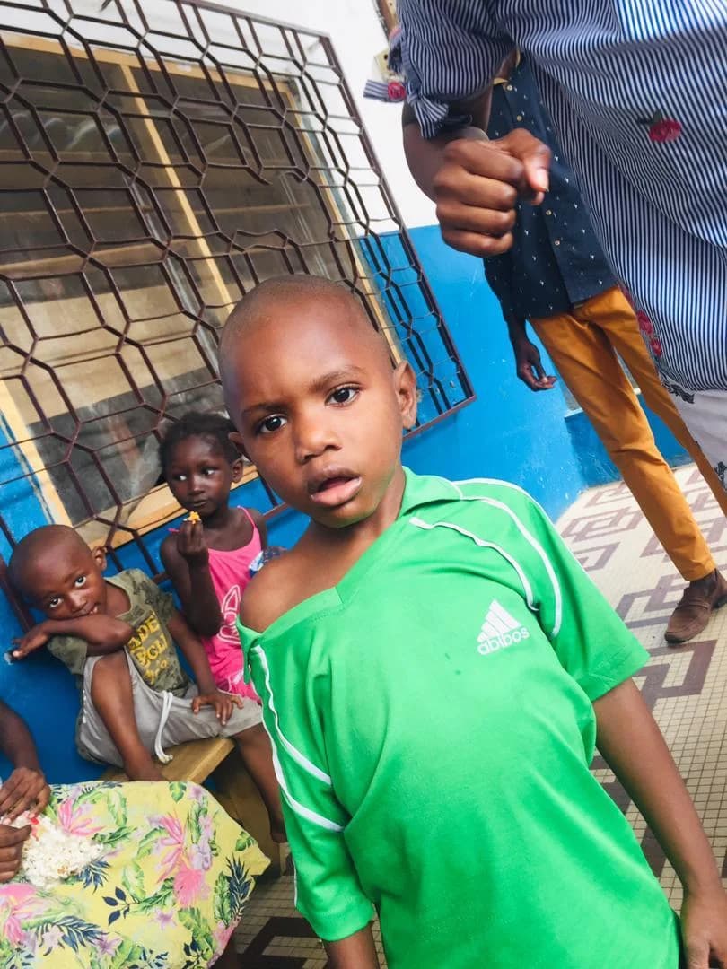 Photo 9 : Visite à l'orphelinat Yamba Ngai